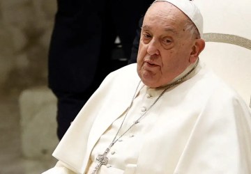 Vaticano atualiza estado de saúde do papa Francisco: 